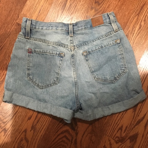 cute and comfy BDG Jean shorts - Picture 3 of 4
